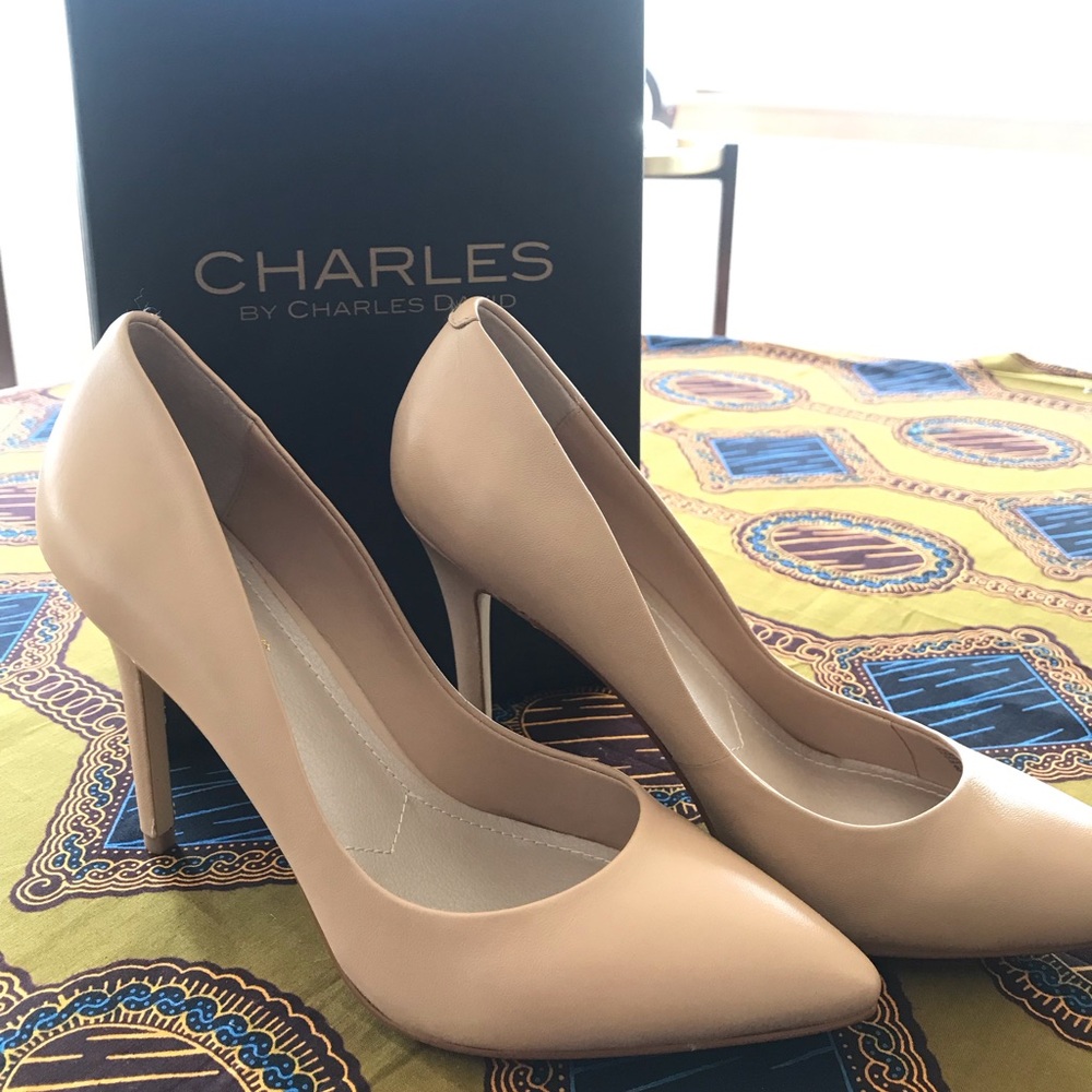 🔥BNWB🔥 Charles by Charles David Nude pumps.